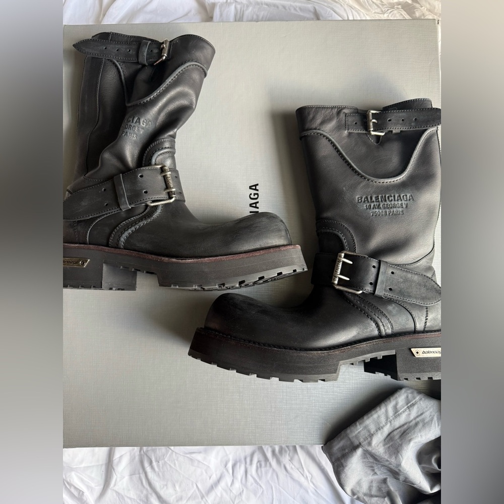 Balenciaga venom boots size 10 US